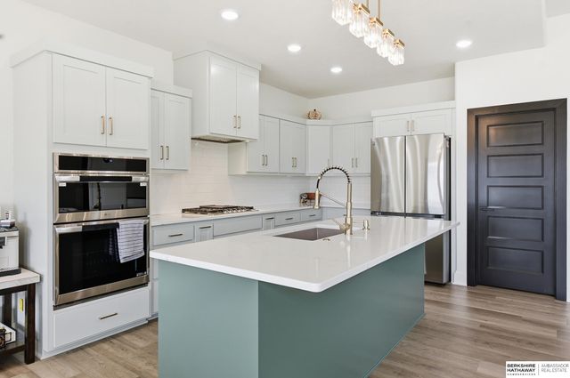 21149 Hartman Avenue, Elkhorn, NE 68022