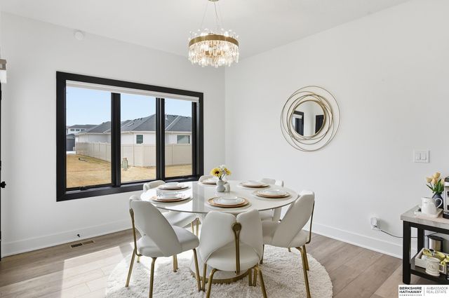 21149 Hartman Avenue, Elkhorn, NE 68022