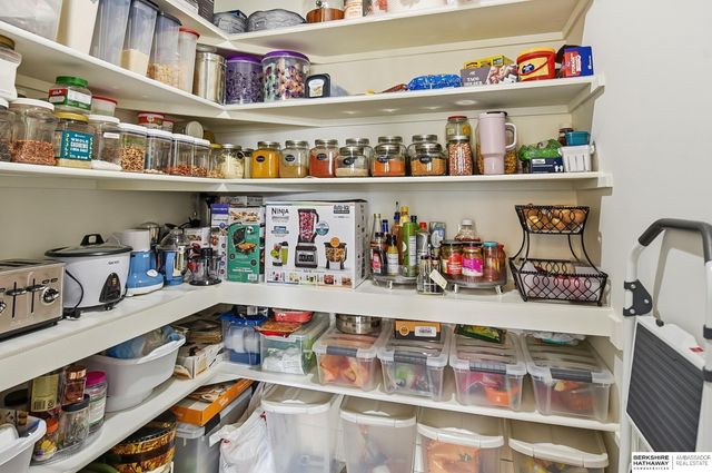 21149 Hartman Avenue, Elkhorn, NE 68022