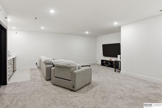 21149 Hartman Avenue, Elkhorn, NE 68022