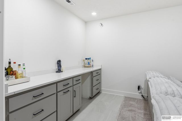 21149 Hartman Avenue, Elkhorn, NE 68022