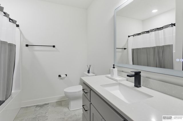 21149 Hartman Avenue, Elkhorn, NE 68022