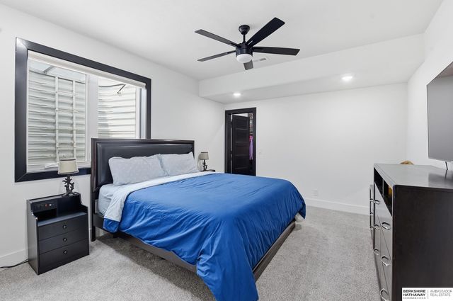 21149 Hartman Avenue, Elkhorn, NE 68022