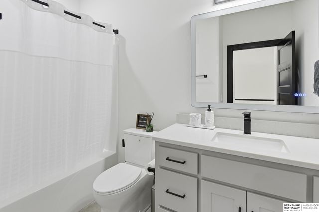 21149 Hartman Avenue, Elkhorn, NE 68022