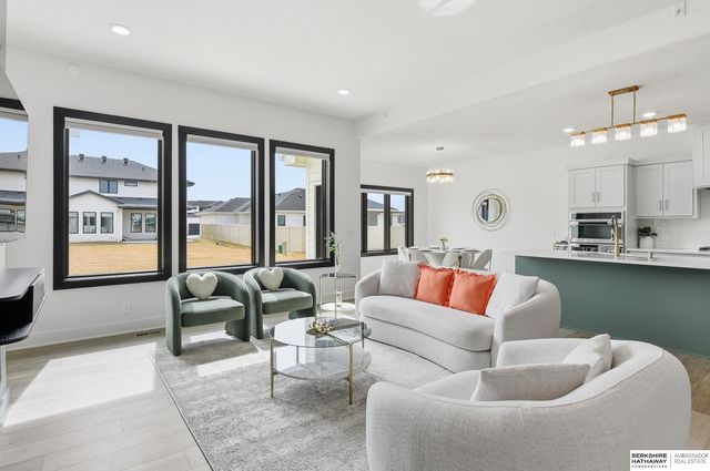 21149 Hartman Avenue, Elkhorn, NE 68022