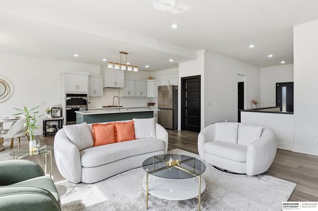 21149 Hartman Avenue, Elkhorn, NE 68022