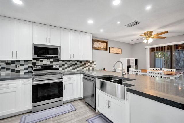 2255 NW 45th Avenue, Coconut Creek, FL 33066