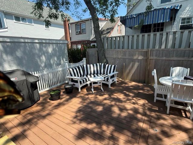 92 Hewlett Avenue, Point Lookout, NY 11569