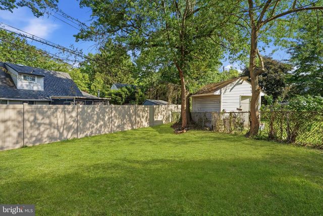 22 PEPPERMINT RD, Levittown, PA 19056