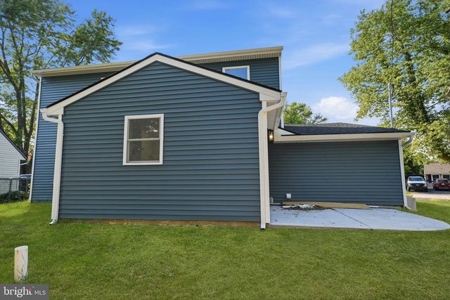 22 PEPPERMINT RD, Levittown, PA 19056