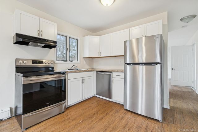 129 E Woodside Avenue, Patchogue, NY 11772