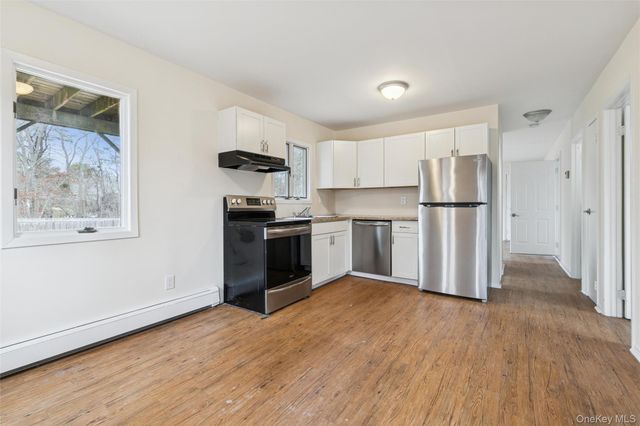 129 E Woodside Avenue, Patchogue, NY 11772