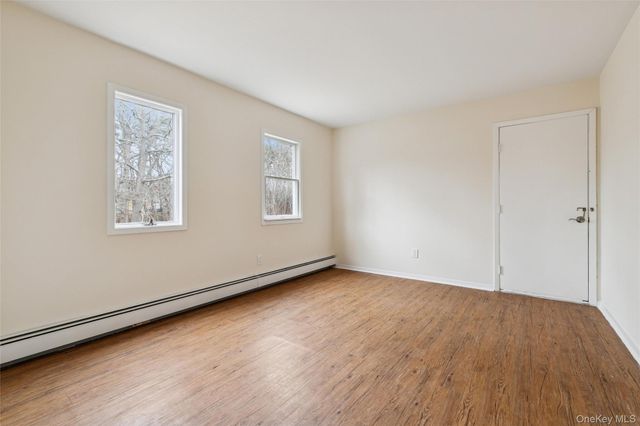 129 E Woodside Avenue, Patchogue, NY 11772