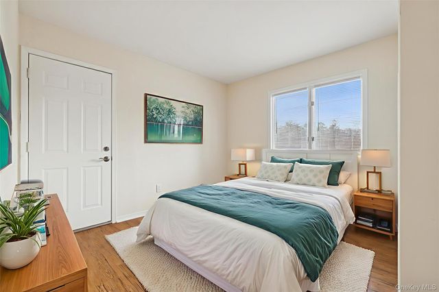 129 E Woodside Avenue, Patchogue, NY 11772