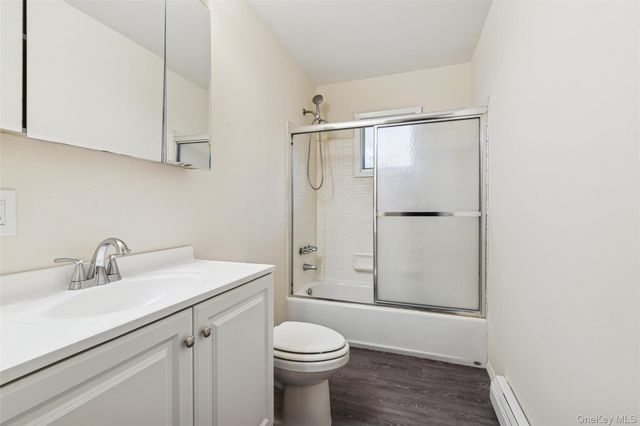 129 E Woodside Avenue, Patchogue, NY 11772