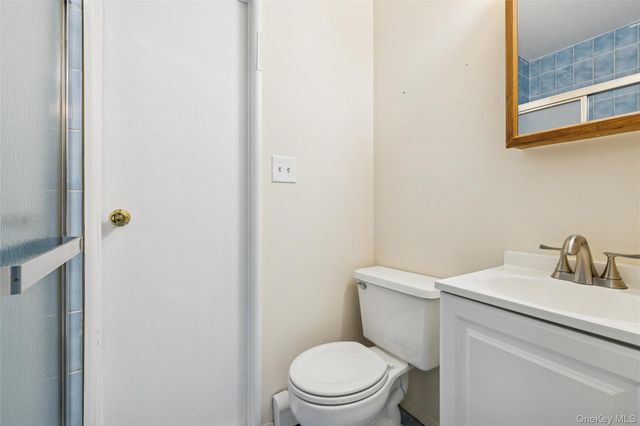 129 E Woodside Avenue, Patchogue, NY 11772