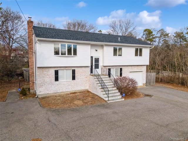 129 E Woodside Avenue, Patchogue, NY 11772