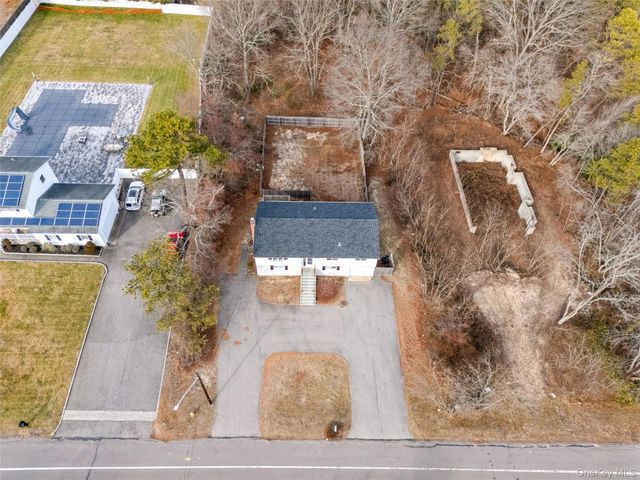 129 E Woodside Avenue, Patchogue, NY 11772