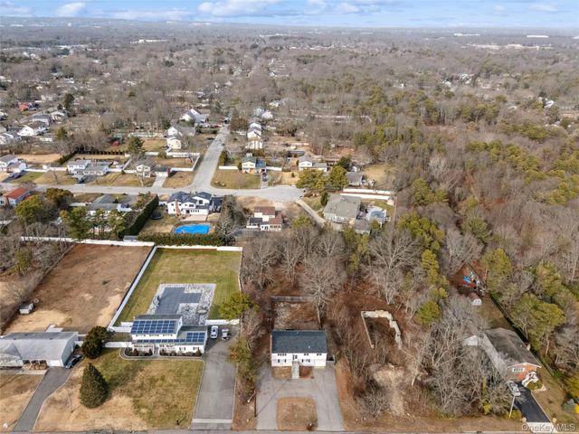 129 E Woodside Avenue, Patchogue, NY 11772