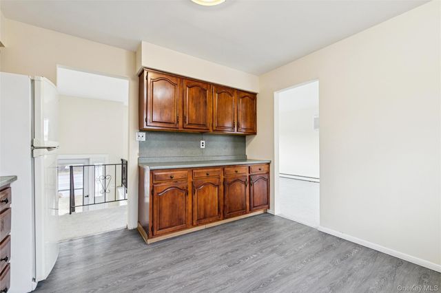 129 E Woodside Avenue, Patchogue, NY 11772