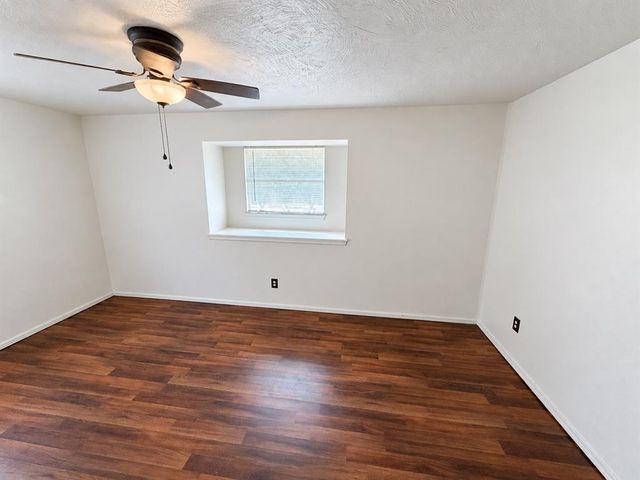 935 SW 2nd Street, Moore, OK 73160