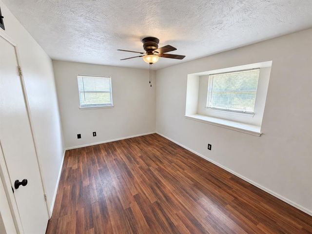 935 SW 2nd Street, Moore, OK 73160