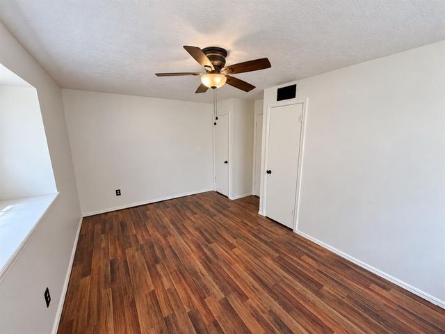 935 SW 2nd Street, Moore, OK 73160