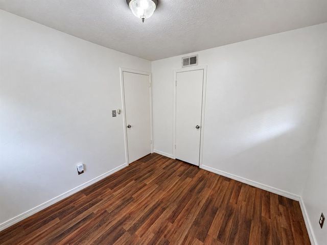 935 SW 2nd Street, Moore, OK 73160