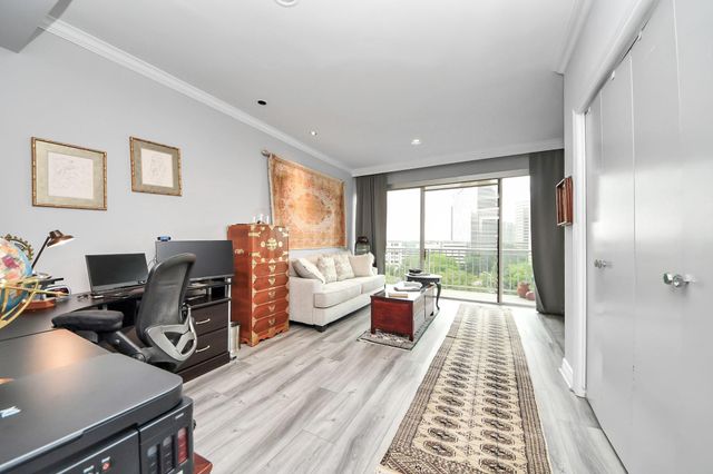 5050 Woodway Drive 7L, Houston, TX 77056