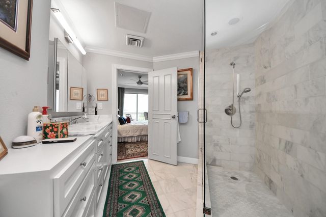 5050 Woodway Drive 7L, Houston, TX 77056