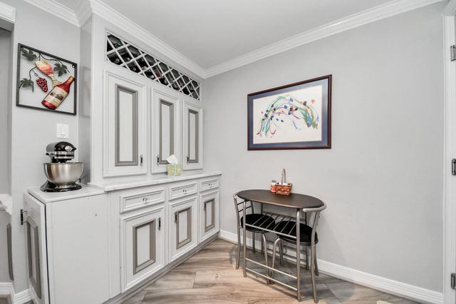 5050 Woodway Drive 7L, Houston, TX 77056