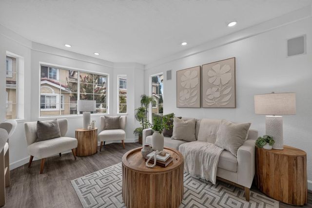 18 Tyrella Court, Mountain View, CA 94043