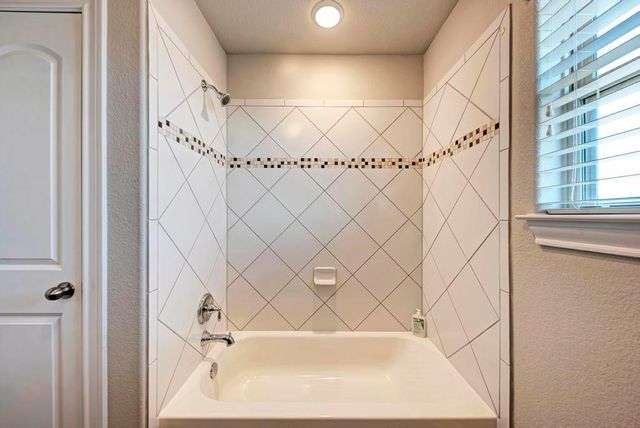 1816 Ficuzza WAY, Leander, TX 78641