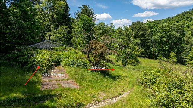 135 Oak Grove Rd., Brighton Twp, PA 15052