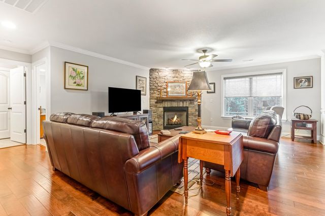 60 W Lakeview Drive, Duncan, SC 29334