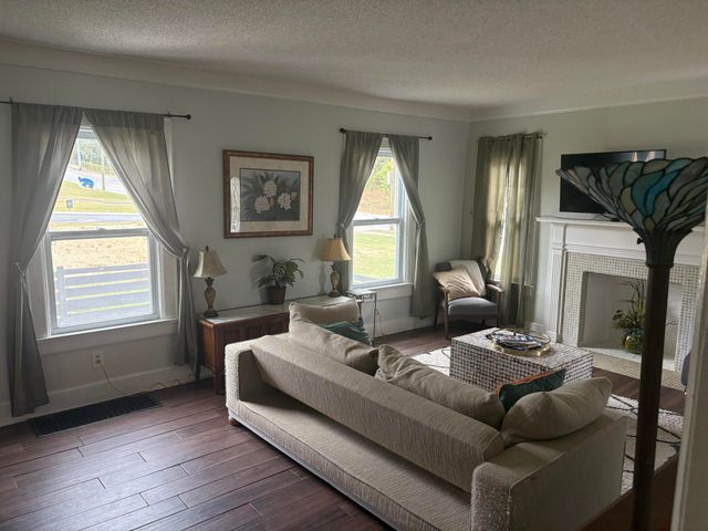 27 N Germantown Road, Chattanooga, TN 37411