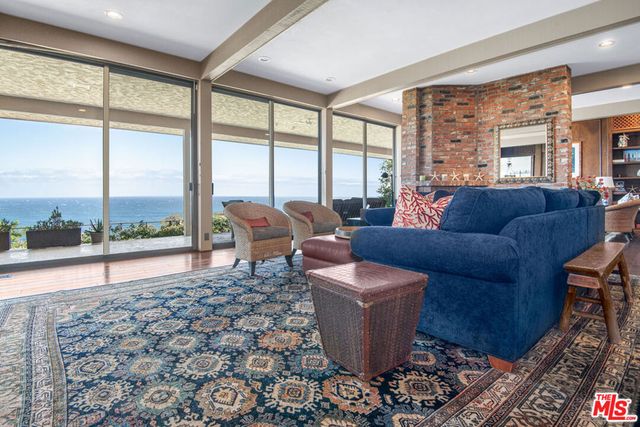 29008 Cliffside Drive, Malibu, CA 90265