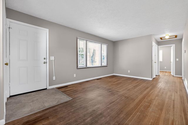 1211 Shady Lane Road, Columbus, OH 43227