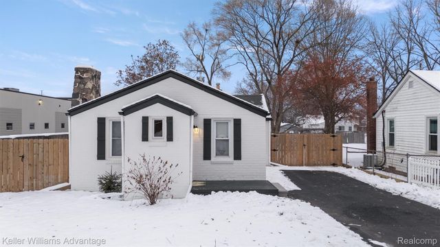 20406 Floral Street, Livonia, MI 48152
