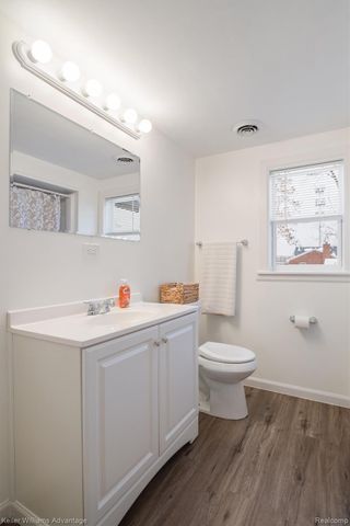 20406 Floral Street, Livonia, MI 48152