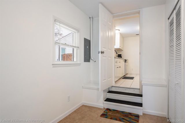 20406 Floral Street, Livonia, MI 48152