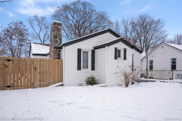 20406 Floral Street, Livonia, MI 48152