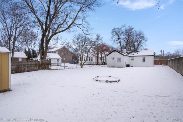 20406 Floral Street, Livonia, MI 48152