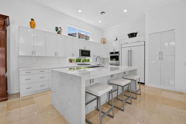 6718 ROYAL ORCHID Circle, Delray Beach, FL 33446