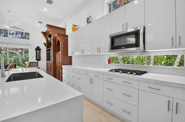 6718 ROYAL ORCHID Circle, Delray Beach, FL 33446