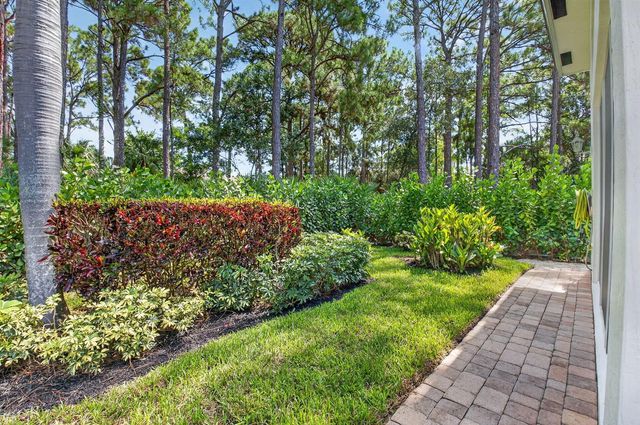 6718 ROYAL ORCHID Circle, Delray Beach, FL 33446