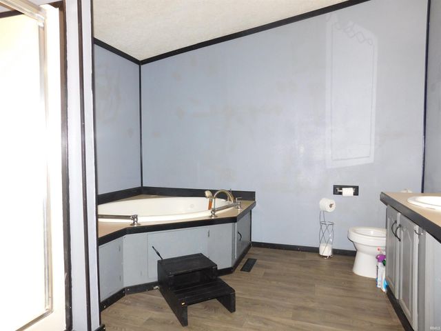 9100 S County Road 750, Daleville, IN 47334