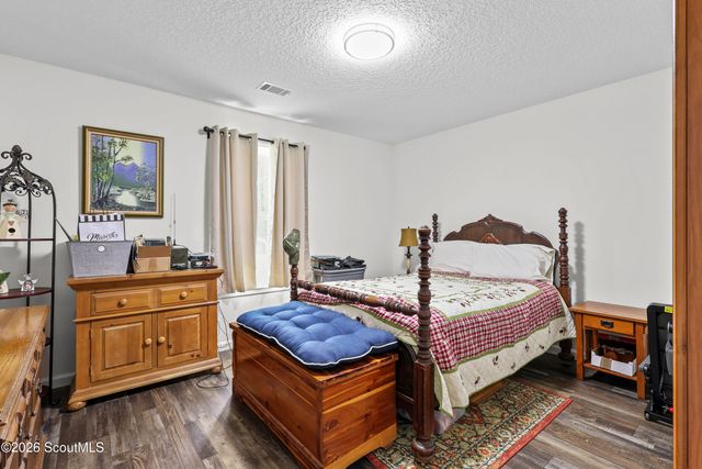 76 Tree Top Lane, Jesup, GA 31545