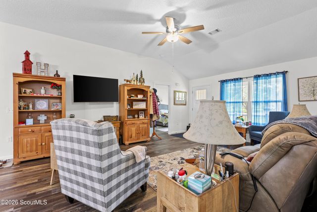 76 Tree Top Lane, Jesup, GA 31545