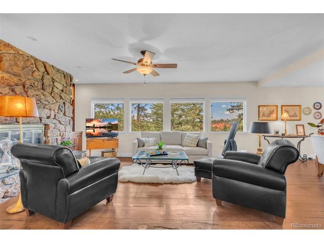 7815 Red Rock Cir, Larkspur, CO 80118